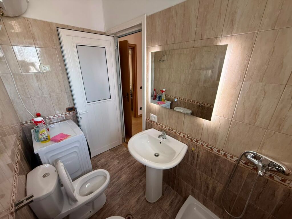 Jepet me qira apartament 1+1