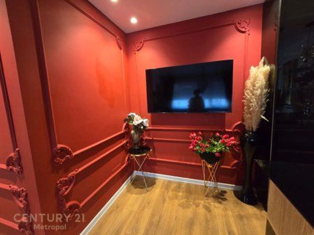We rent a Modern 1+1 Apartment on Kosovarëve Street!