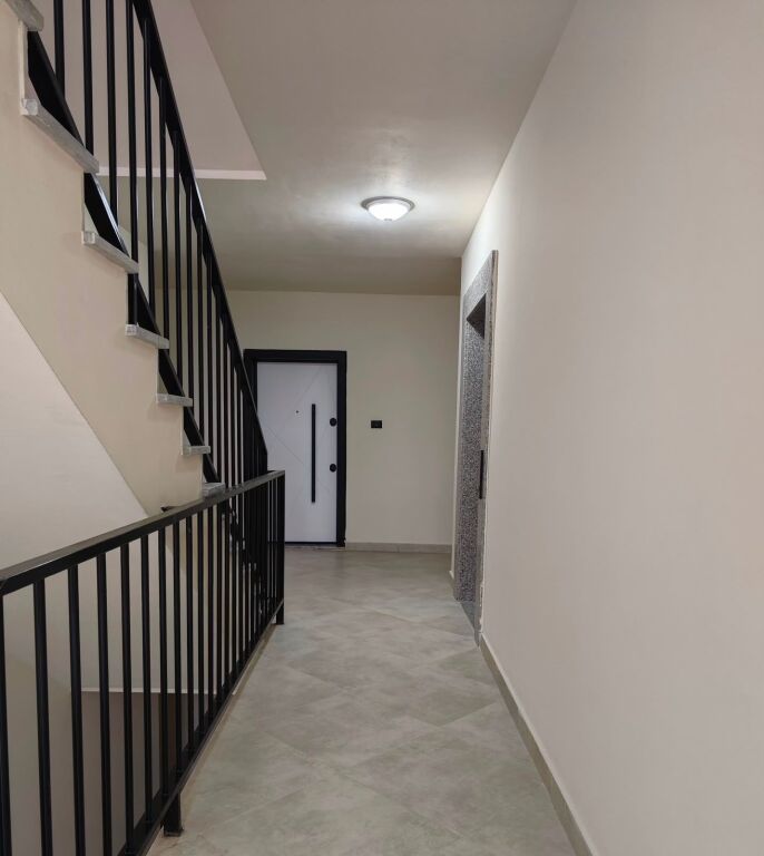 📢 *Shitet Apartament 1+1 në Residencën Color Splash*