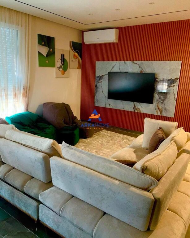 AFFITTASI APPARTAMENTO 3+1+BALCONE "RRUGA E DIBRES" 100.000 LEKE