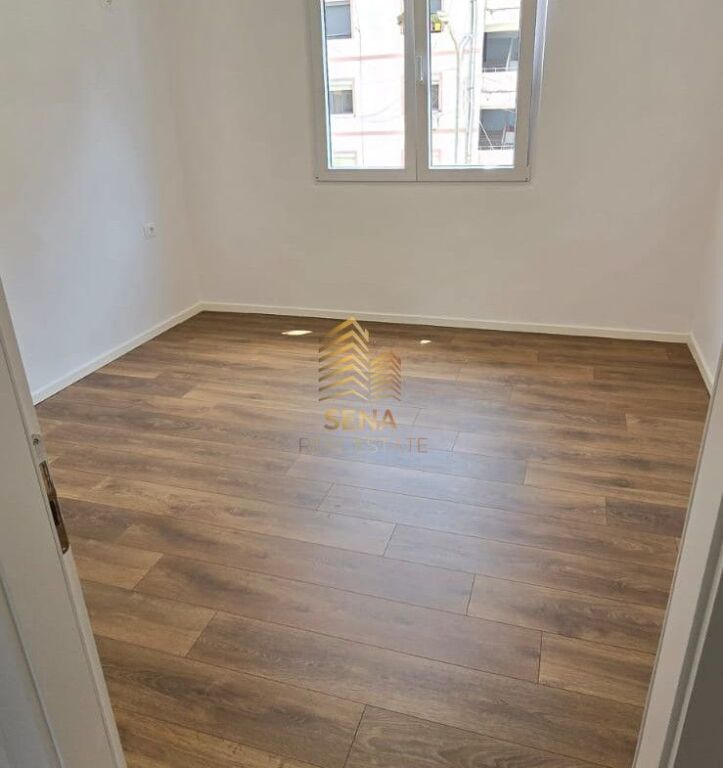 Shitet, Apartament 1+1, Rruga e Kavajes, 140,000 Euro