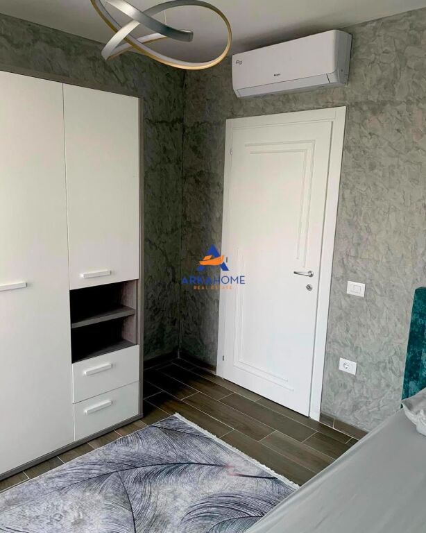 AFFITTASI APPARTAMENTO 3+1+BALCONE "RRUGA E DIBRES" 100.000 LEKE