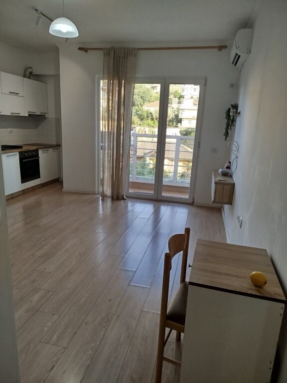 Shitje | Apartament 1 + 1+Ballkon | Kombinat | 79500 €