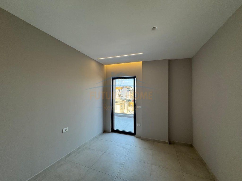 Rent, Office space, Roma Gallery, Kavaja Street.