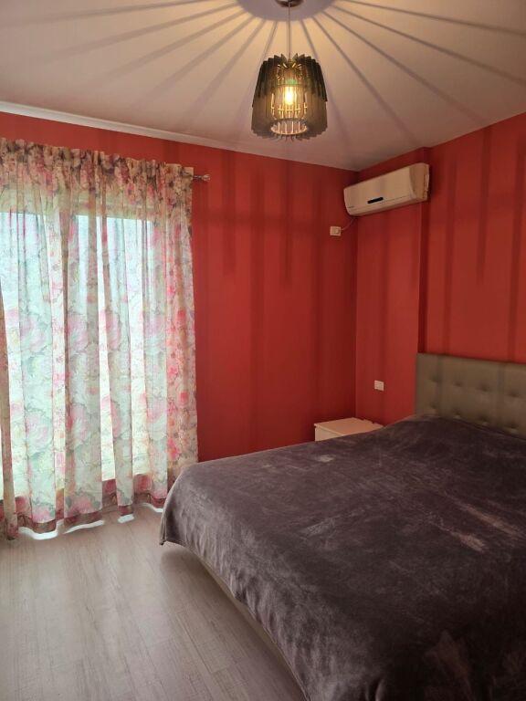 Jepet Me Qera Apartament 2+1+2 Tualete + 1 Ballkon