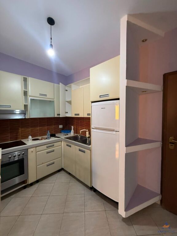 APPARTAMENTO 1+1+BALCONE IN AFFITTO "VICINO AL NUOVO MERCATO" 55.000 LEKE