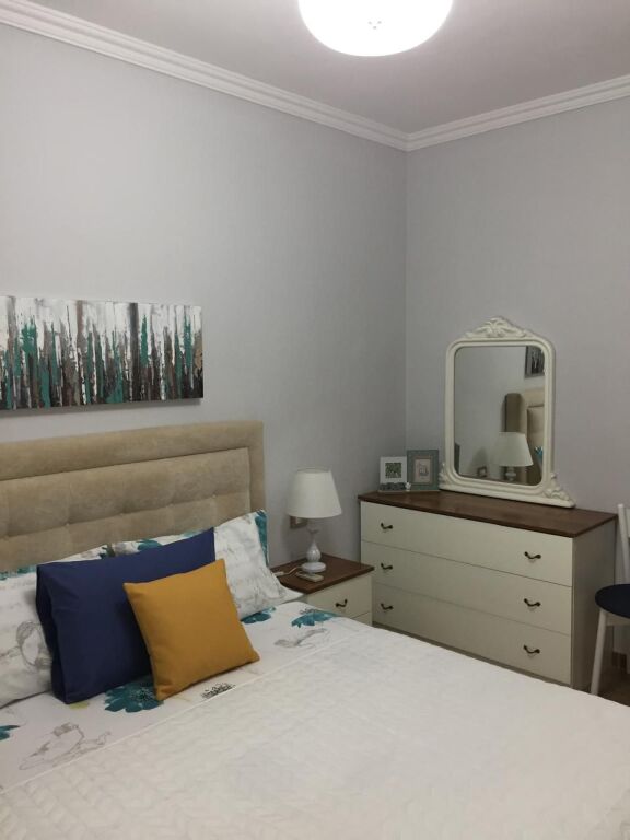 Elbasani Street, 1+1 apartment for rent.