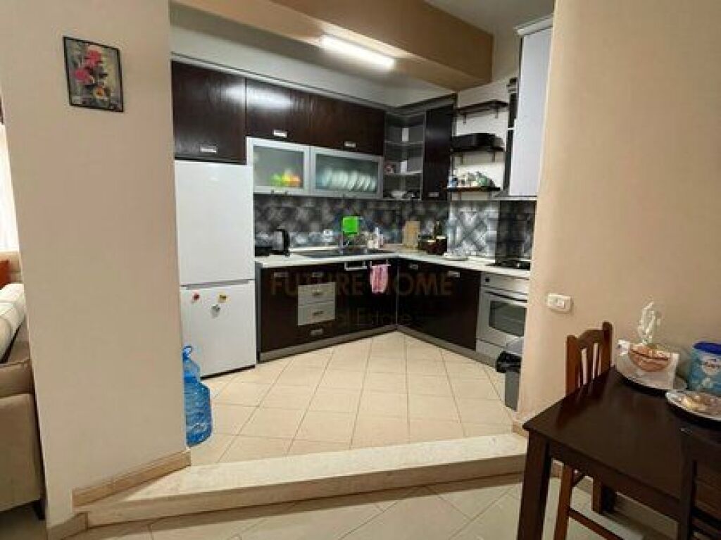 Affitto, Appartamento 2+1, Via Kavaja, Tirana.