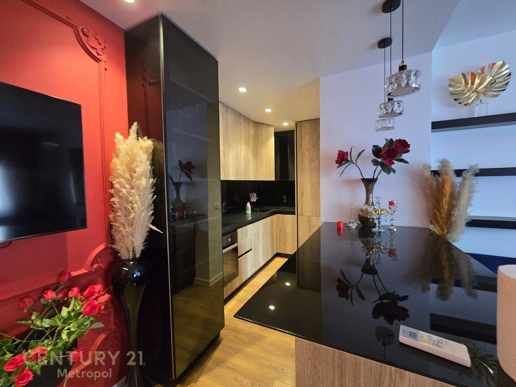 Japim me Qira Apartament Modern 1+1 te Rruga e Kosovarëve!