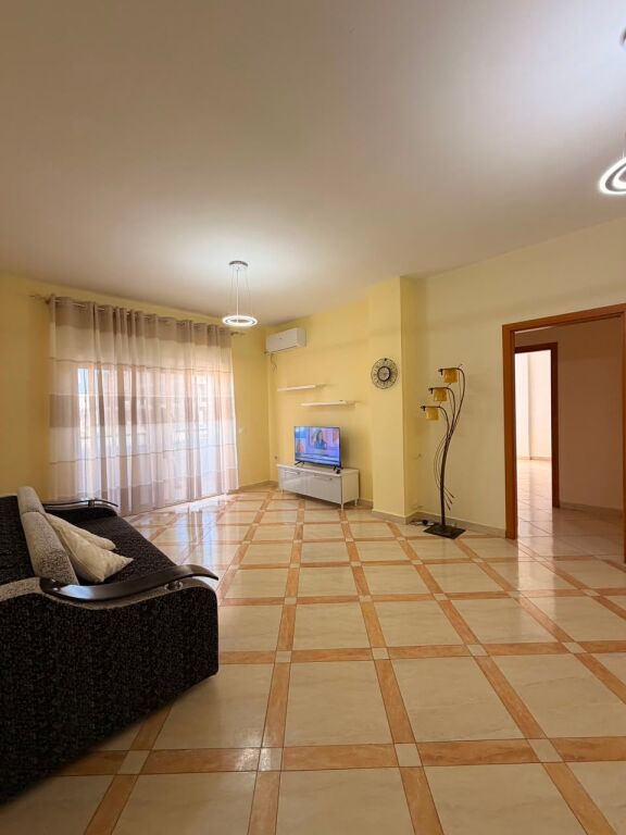 Per qira apartament 2+1+2 qender durres pet friendly
