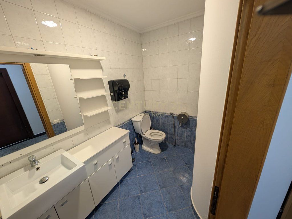 OFFICE FOR RENT IN SKY TOWER – BLLOK!
