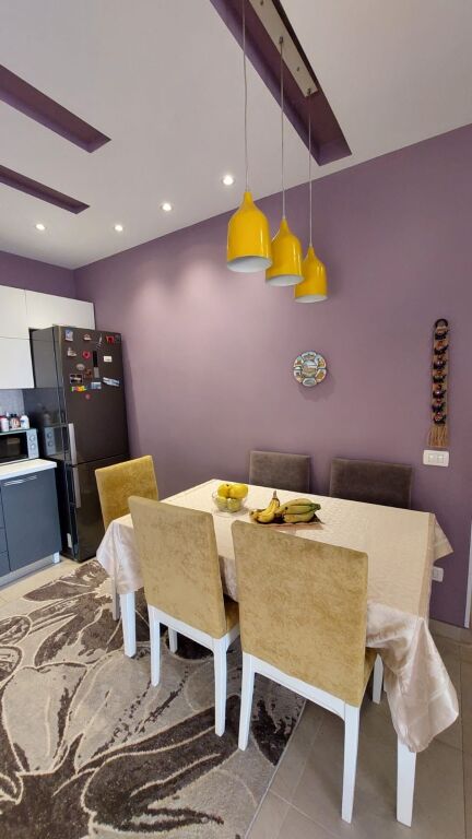 Jepet Me Qera Apartament 2+1+2 Tualete + 1 Ballkon