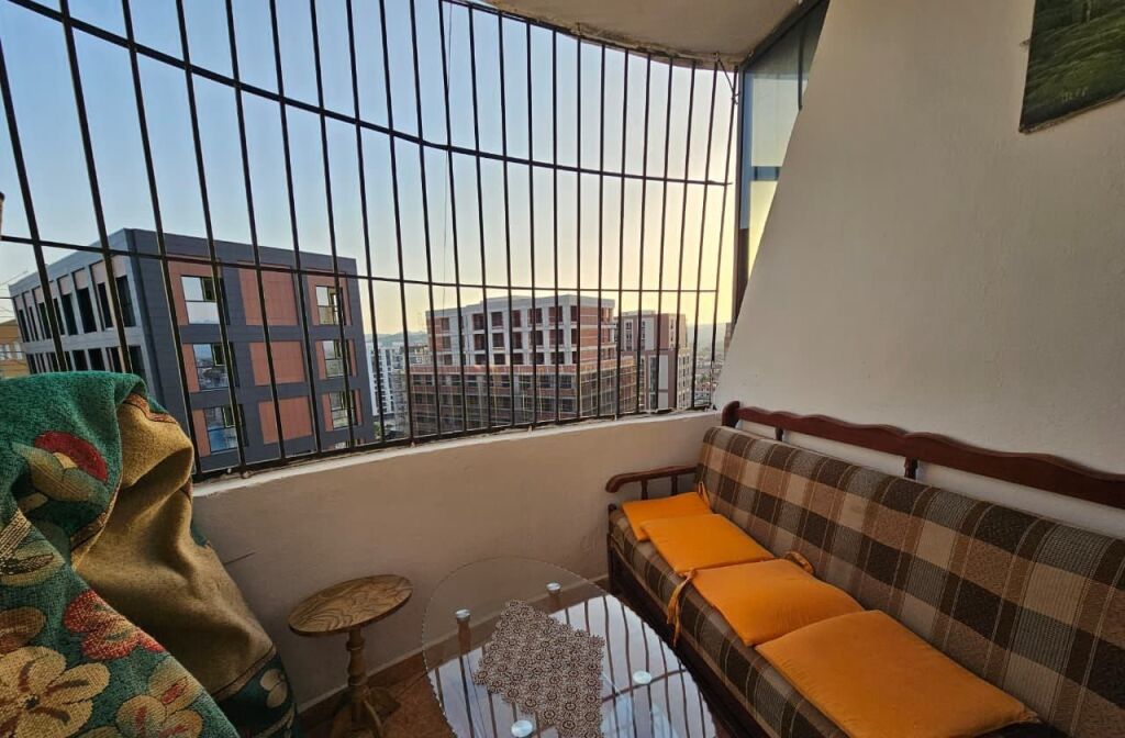 Jepet Me Qera Apartament 2+1+2 Ballkone