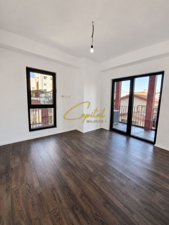 OFFICE FOR RENT 103 M2 GARDEN BUILDING RESIDENCE 1,070 EURO