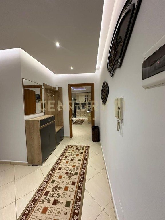 Apartament 2+1 për shitje pranë stadiumit Air Albania – Lokacion elitar në zemër të Tiranës!
