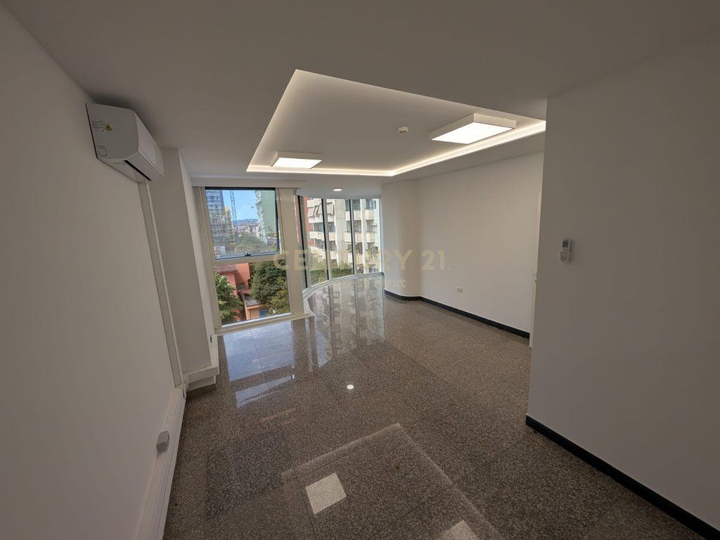 OFFICE FOR RENT IN SKY TOWER – BLLOK!