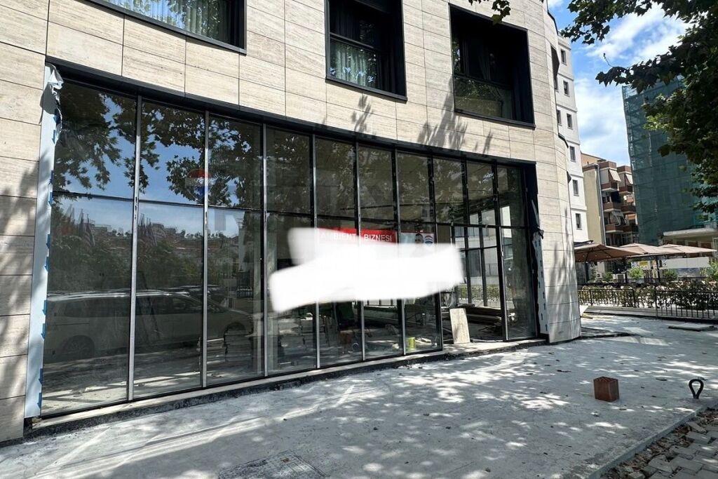 AMBIENTE BUSINESS PREMIUM IN AFFITTO