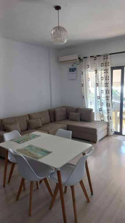 FOR RENT: A 65-SQUARE-METER APARTMENT ON THE SECOND FLOOR WITH A SEA VIEW IN UJI I FTOHTË, JUST 30 METERS FROM THE BEACH