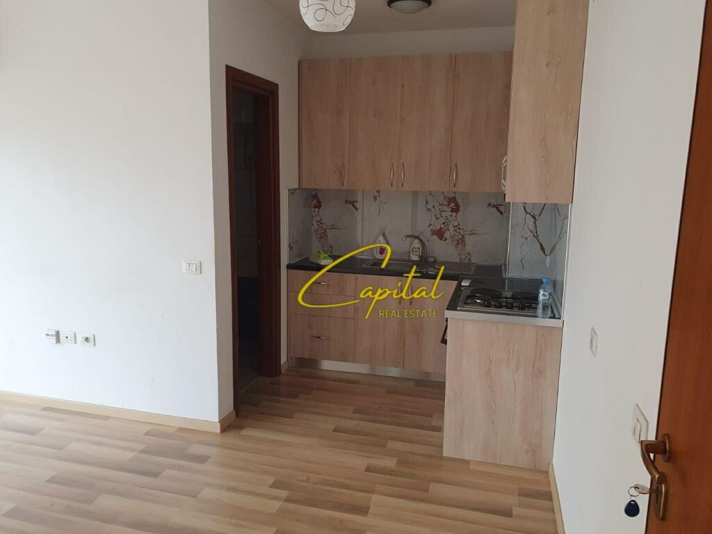 UFFICIO IN AFFITTO 50 M2 EX CAMPO DI AVIAZIONE 45.000 LEKE