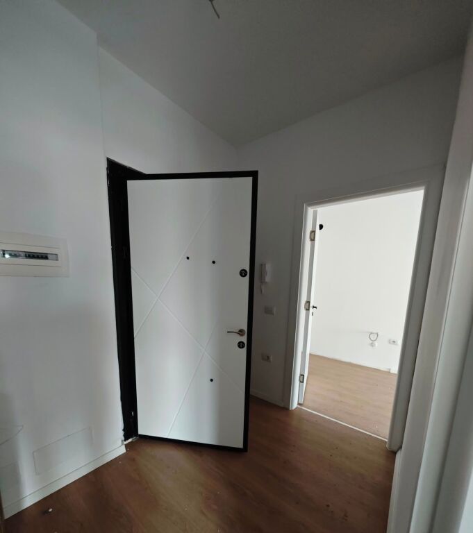 Shitet Apartament 1+1