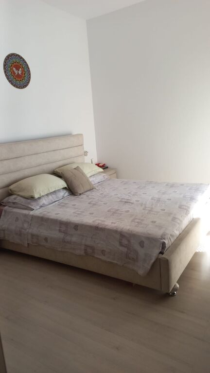 FOR RENT: A 65-SQUARE-METER APARTMENT ON THE SECOND FLOOR WITH A SEA VIEW IN UJI I FTOHTË, JUST 30 METERS FROM THE BEACH