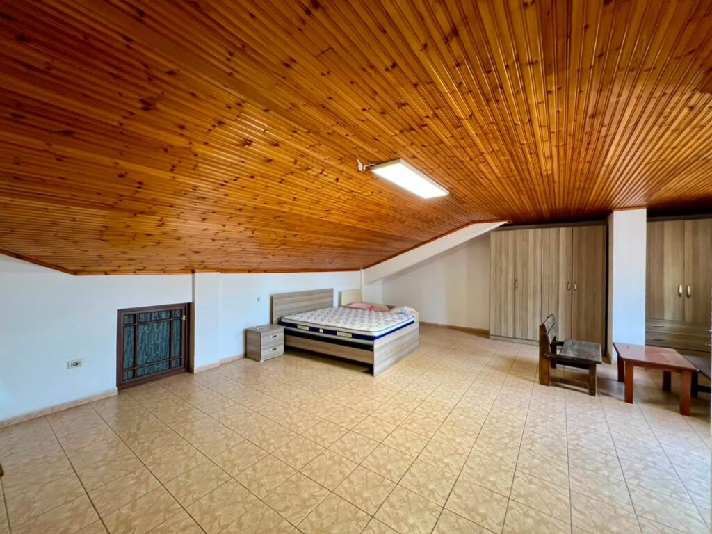 Rent, Papafingo 1+3+Veranda, "Pazari i Ri", Tirana.