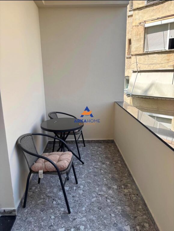 JEPET ME QERA APARTAMENT 2+1+BALLKON "TE STADIUMI DINAMO" 100000 LEKE