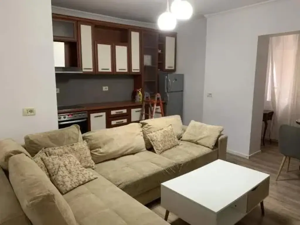 Affitto | Apartament 1 + 1 | Ali Demi | 400 €/mese