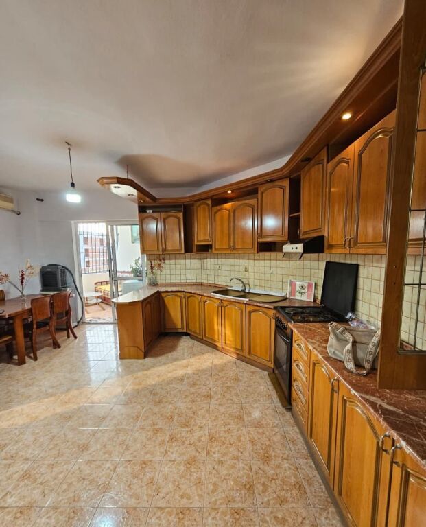 Jepet Me Qera Apartament 2+1+2 Ballkone