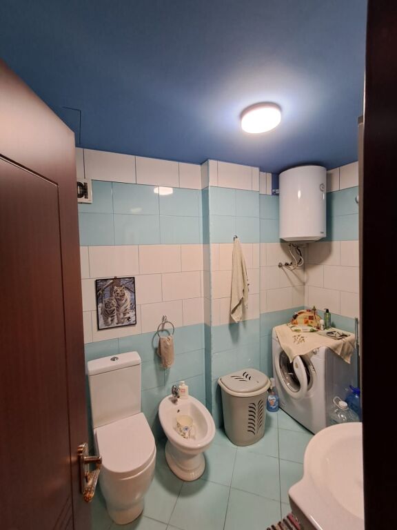 Shitet Apartament 2+1+2 Ballkone - Yzberisht, prane Big Market, Tirane