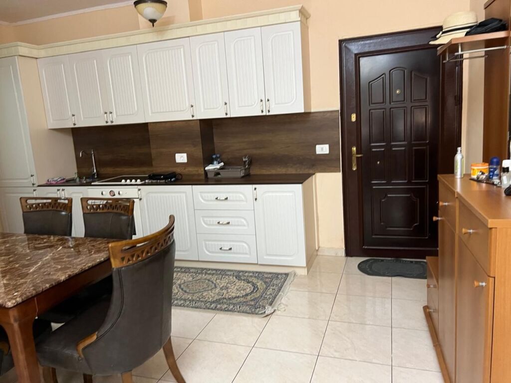 Apartament 1+1 Plazh durres cmimi : 40.000 leke