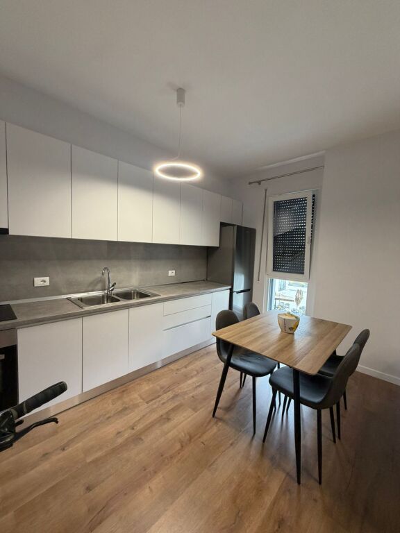 Affitto | Apartament 2 + 1 | Rruga 5 Maji | 600 €/mese
