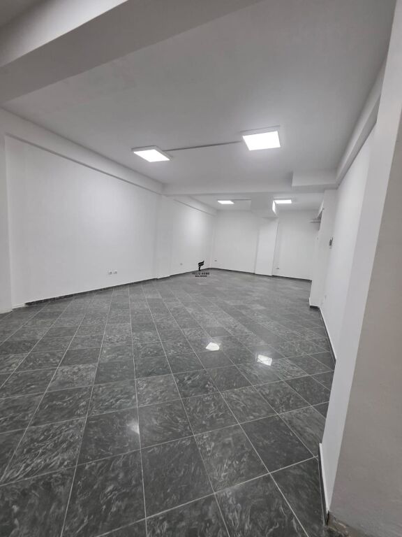 DYQAN ME QERA 220 M2 YZBERISHT 200.000 LEKE FH-85317