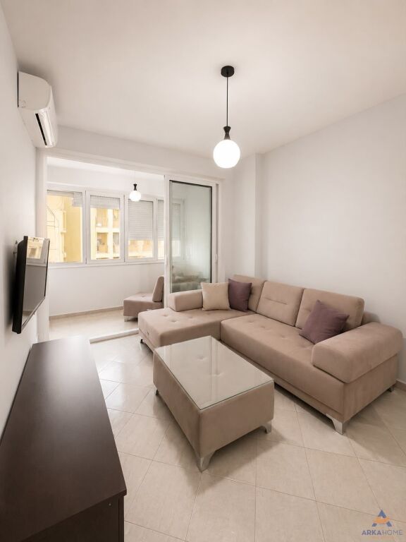 APPARTAMENTO 1+1+BALCONE IN AFFITTO "VICINO AL NUOVO MERCATO" 55.000 LEKE