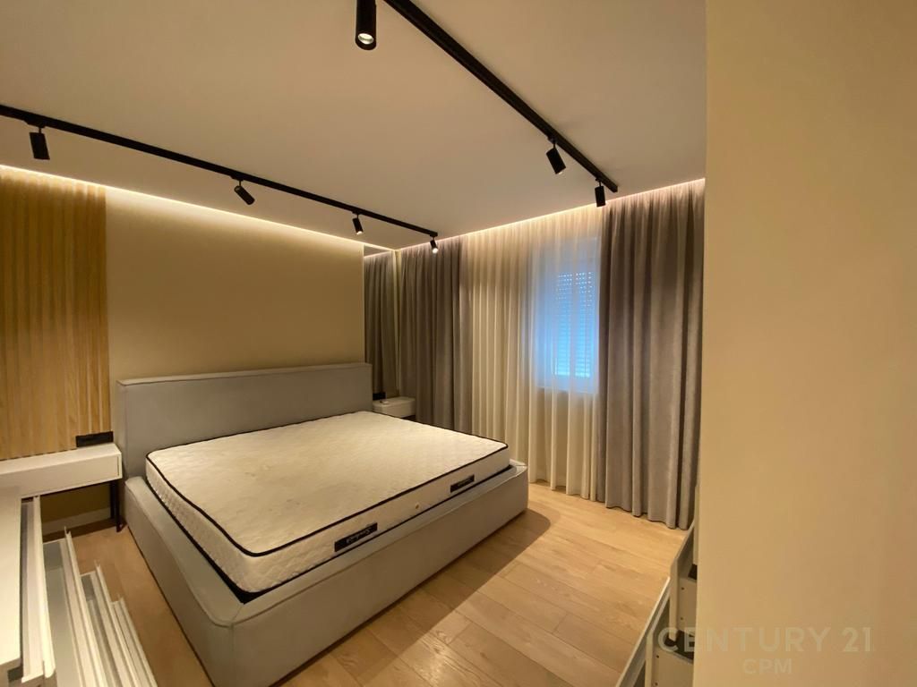 NE RRUGEN E KOSOVAREVE JAPIM ME QIRA APARTAMENT LUKSOZ 2+1