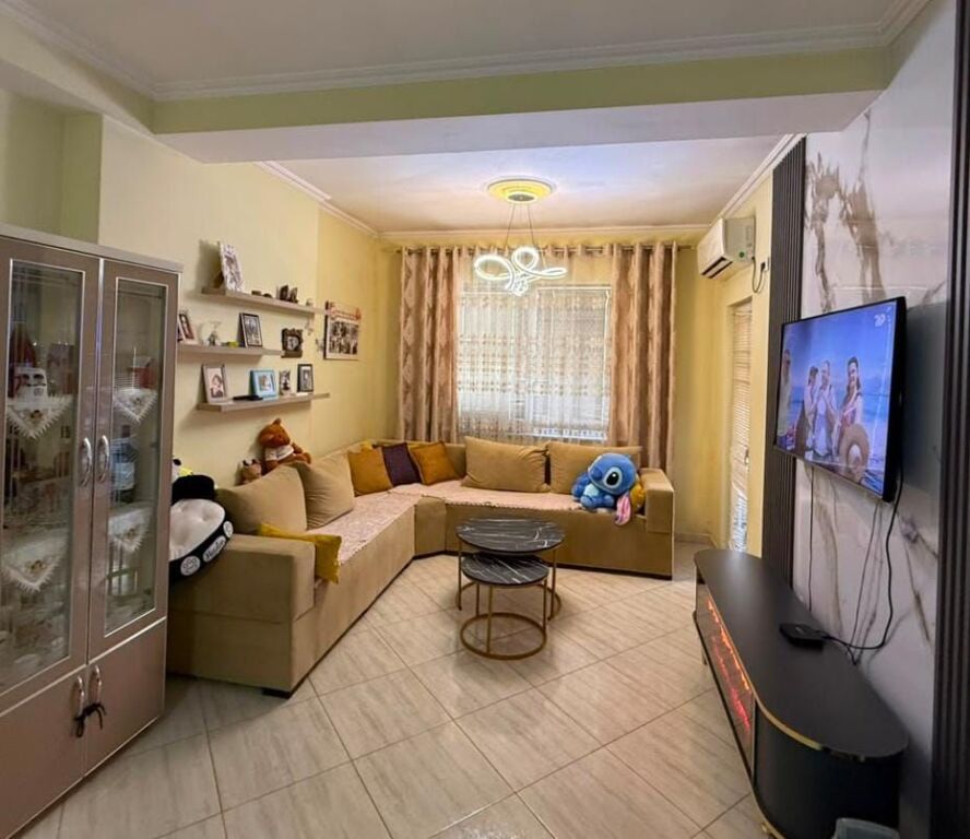Shitet apartament 2+1+2 ne Astir .