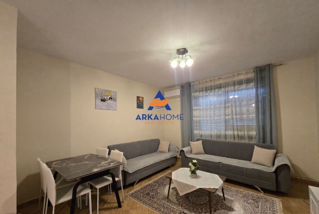 JEPET ME QERA APARTAMENT 2+1+BALLKON "RRUGA E KOSOVARVE" 800 EURO