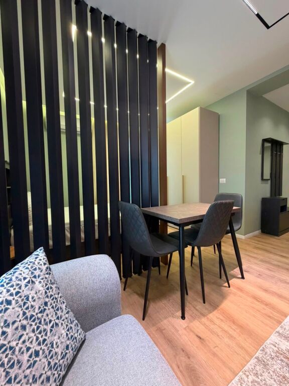 Garsionere, Univers City!