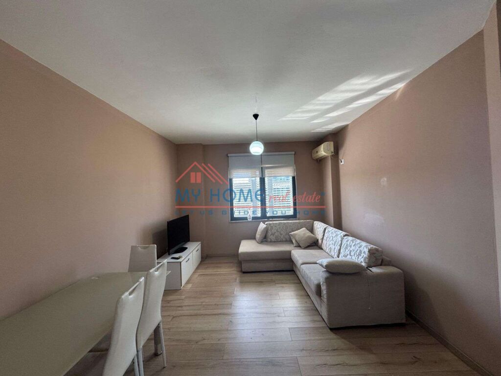 Apartment 1+1 for rent at the Usluga Complex near the Train Station