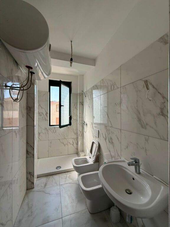 🏡 Shitet Apartament 2+1 , me 2 Poste parkimi, Plazh Teuta Durrës!