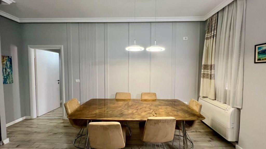 Jepet me Qera: 2+1+2Ballkone 📍Kopshti Botanik (Prane Xhamise) - 58,000 Leke/Muaj - Kati.1 - Sp.110m² || I investuar ne Detaje️