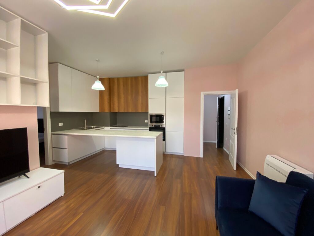Apartament 2+1+Parking per shitje tek Rruga e Kosovareve.