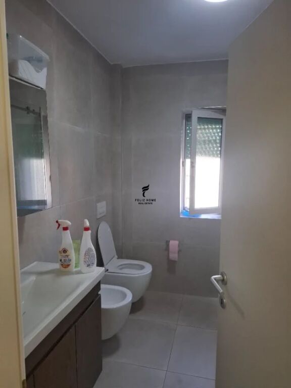 APARTAMENT ME QERA 1+1 VASIL SHANTO 55.000 LEKE FH-85547