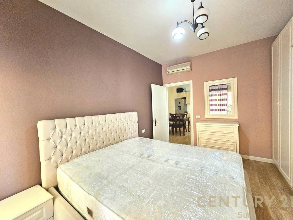 APARTAMENT 1+1 ME QIRA PRANE KOPSHTIT ZOOLOGJIK
