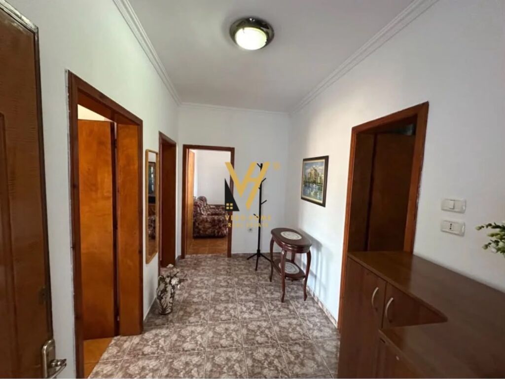 APPARTAMENTO 2+1+BLK IN AFFITTO VICINO A SHKOLLA E KUQE 600 EURO