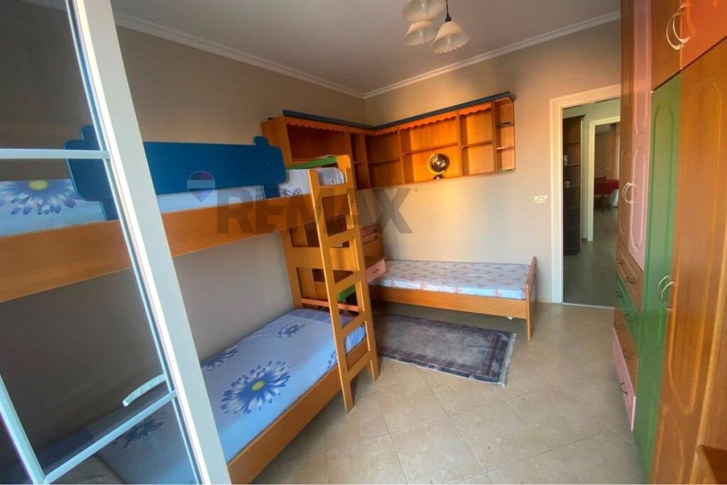 Apartament 2+1 per qera tek Rruga e Barrikadave!