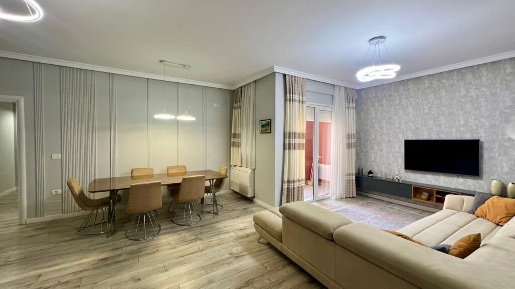 Jepet me Qera: 2+1+2Ballkone 📍Kopshti Botanik (Prane Xhamise) - 58,000 Leke/Muaj - Kati.1 - Sp.110m² || I investuar ne Detaje️