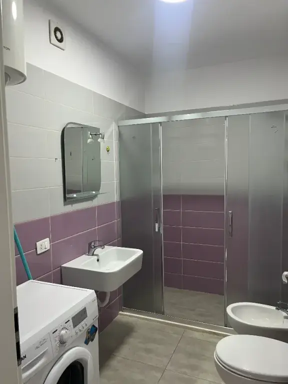 Jepet apartament 2+1+2 tek kontakti , rr siri kodra , frigoriferi