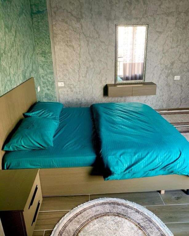 Jepet me qera - Apartament 3+1, 120 m², kati i fundit me tarracë panoramike, Rruga e Dibres