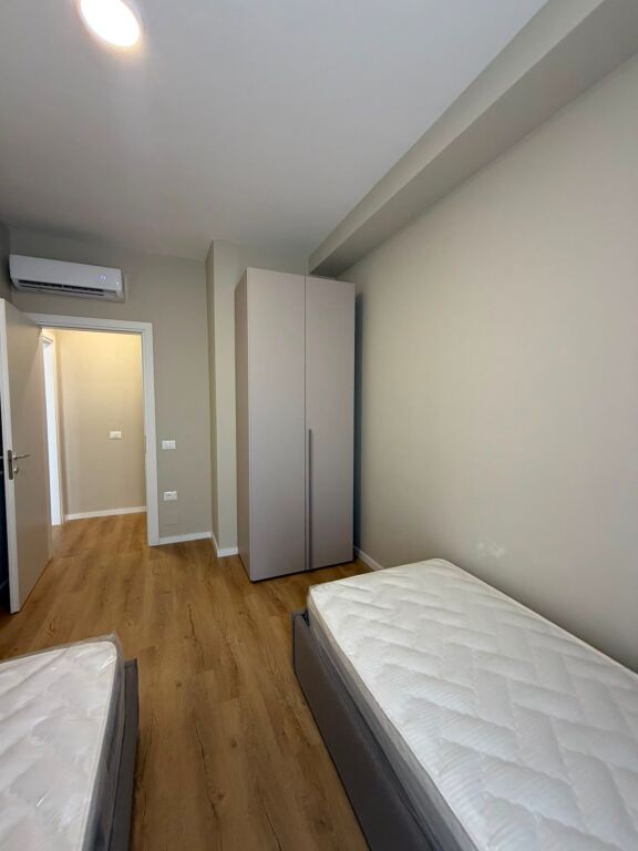 Rent | Apartament 2 + 1 | Bulevardi I Ri | 700 €/month